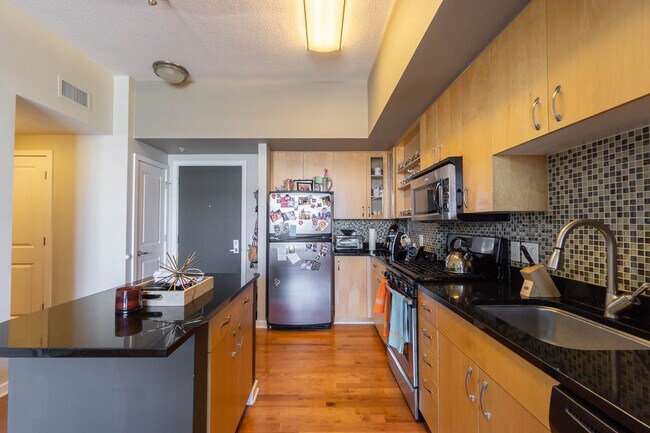 Building Photo - 475 K St NW