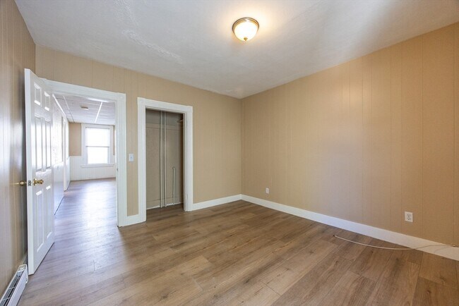 Building Photo - 28 Richmond St