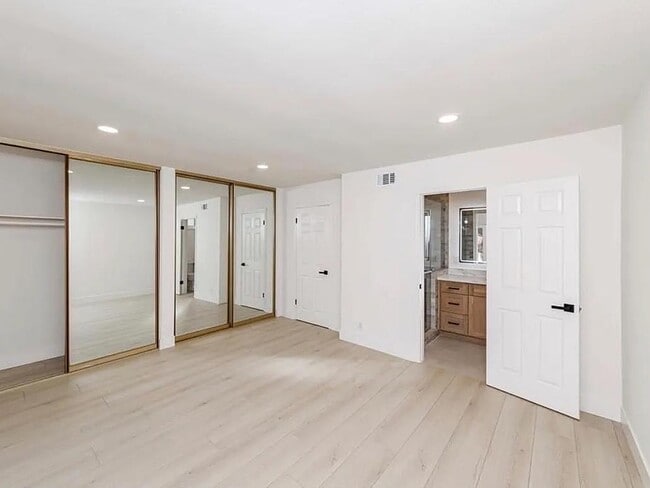 Building Photo - 2217 Camino Del Sol