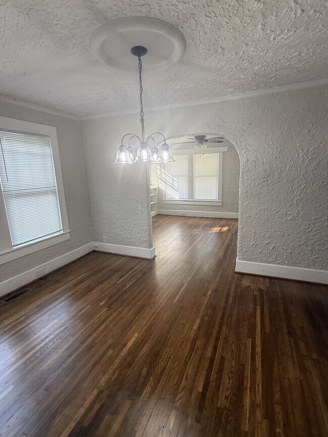 Building Photo - 729 80th Pl S
