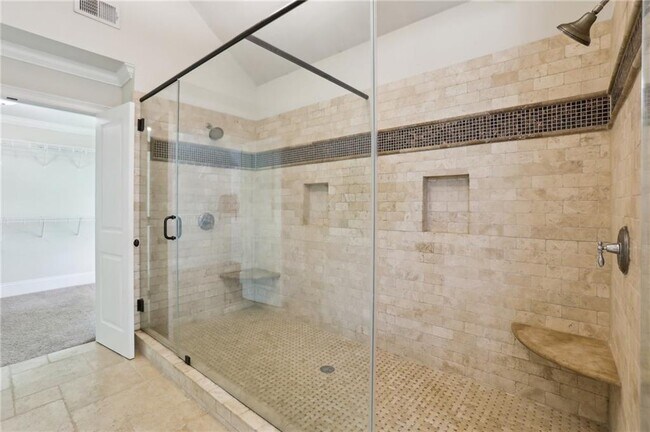 Building Photo - 411 Deering Rd NW