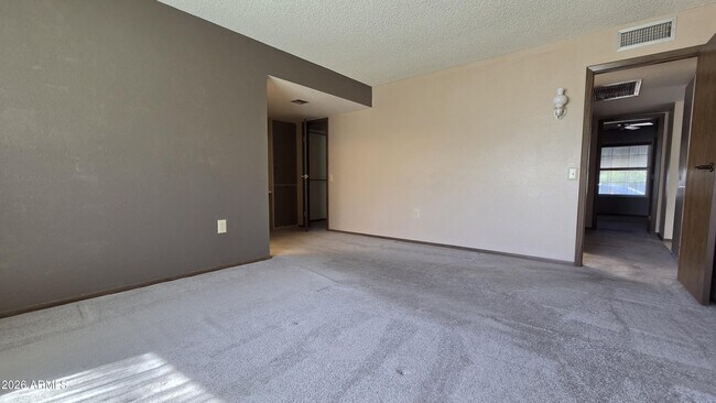 Building Photo - 11014 W Granada Dr