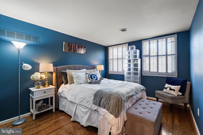 Building Photo - 2115 Fairfield Pl