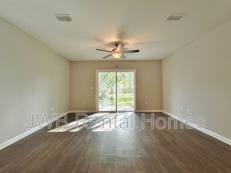 Building Photo - 1285 Neva St