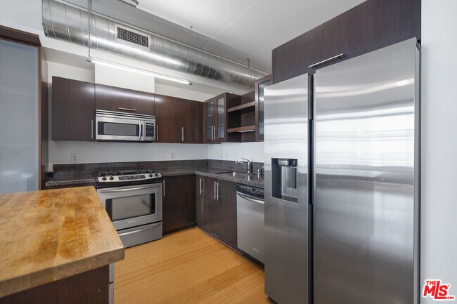 Building Photo - 1111 S Grand Ave