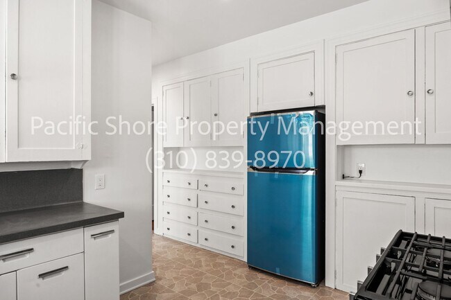 Building Photo - 107 N Mansfield Ave