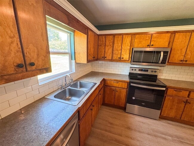 Building Photo - 910 S Austin St
