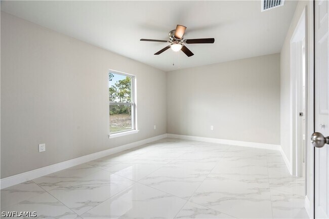 Building Photo - 1076 Gunby Ave S
