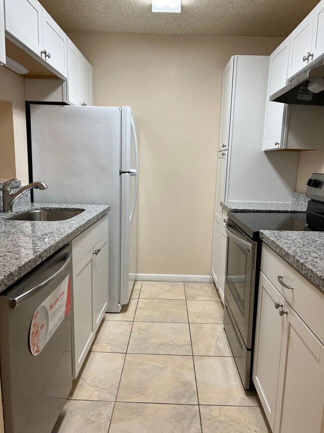 Primary Photo - Remodeled First Floor Cutie!