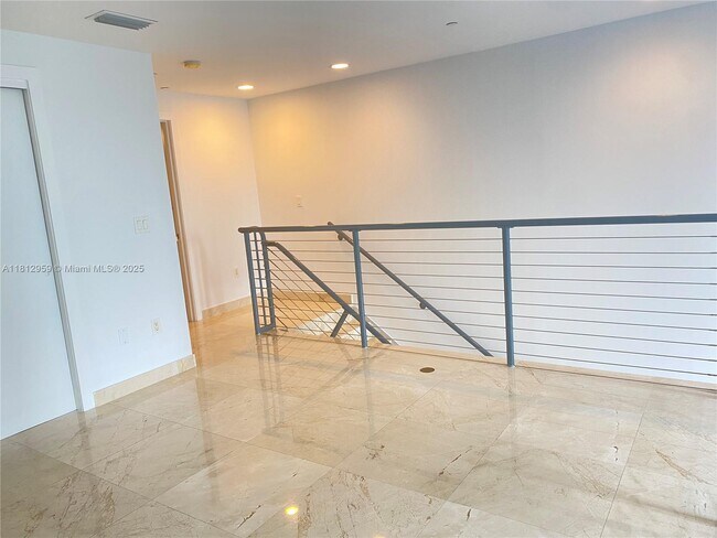 Building Photo - 1060 Brickell Ave
