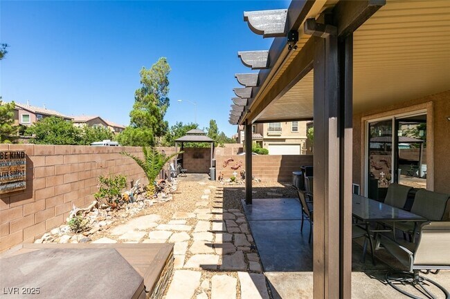 Building Photo - 9005 Semillon St