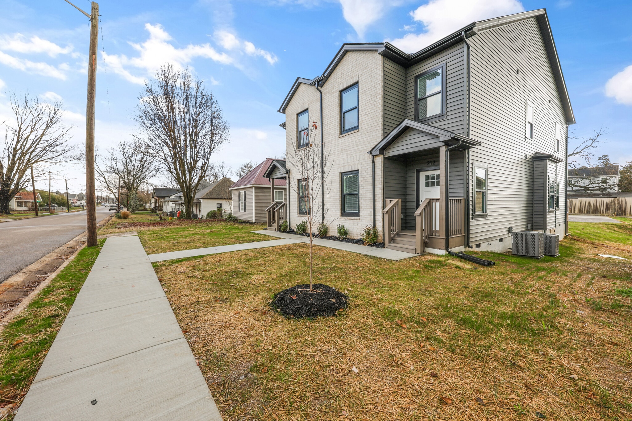 Building Photo - 212 E Morelia Ave