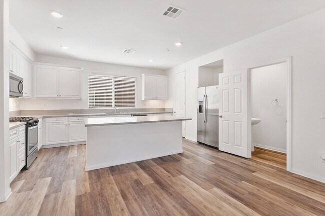 Building Photo - 14055 Ruby Ln