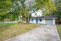 Building Photo - Adorable Rental Near Downtown Ocean Springs!