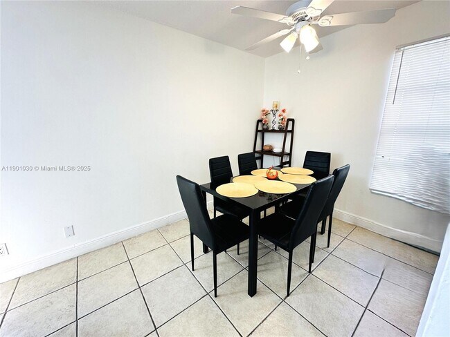 Building Photo - 3037 NW 118th Dr