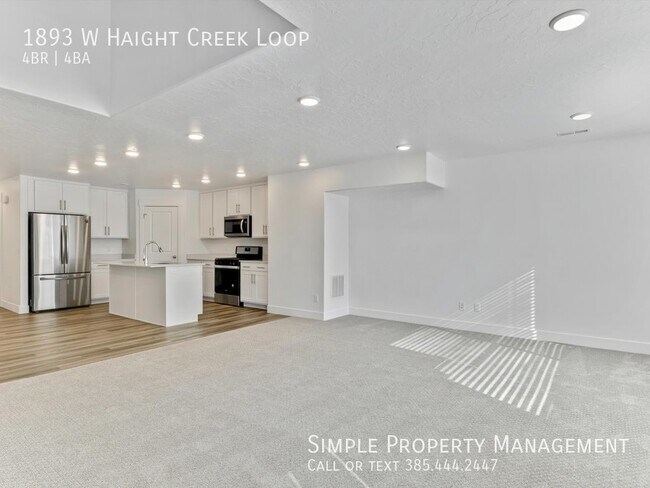Building Photo - Luxurious 4-BD Townhouse in Farmington!