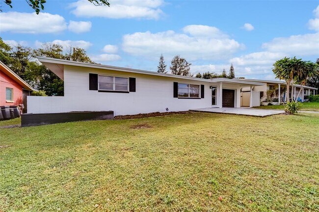 Building Photo - 11424 79th Ave