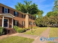 Building Photo - 1208 SE Willowbrook Dr