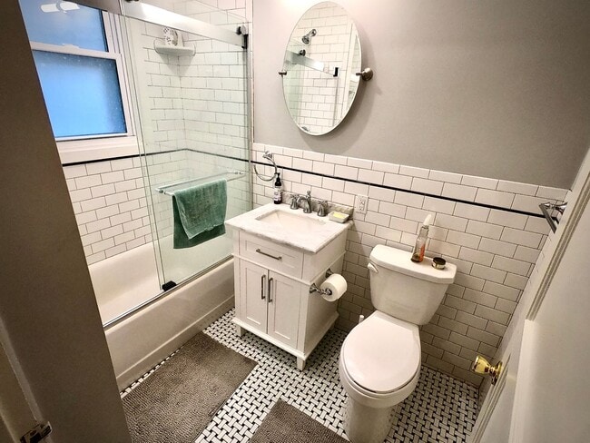 Building Photo - 5815-17 Holden St