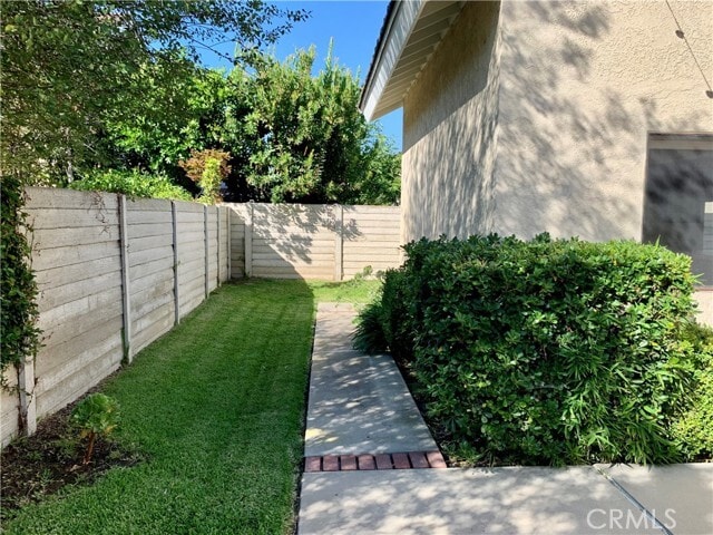 Building Photo - 3 Rushingwind