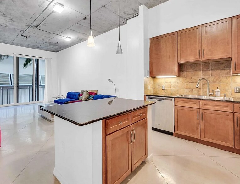 Building Photo - 2001 Biscayne Blvd