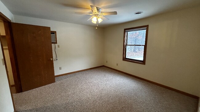 Building Photo - 916 Kings Rd