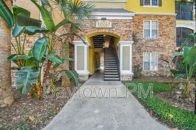 Building Photo - 10025 Courtney Palms Blvd