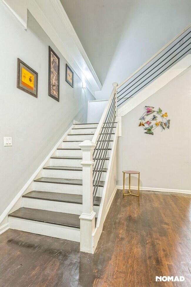 Building Photo - Spacious 4BR House in Atlanta