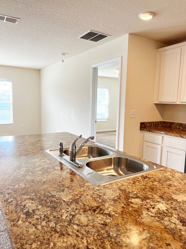 Building Photo - 12024 Sea Grove Pl