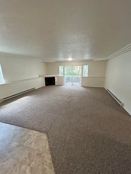 Unit 4 Family room has sliding glass door, - 220 E Mission Ave