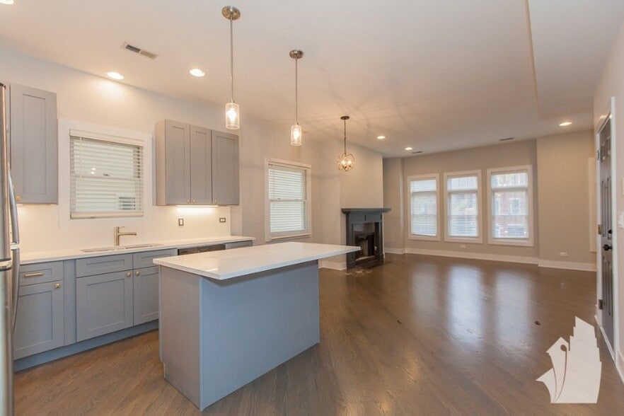 Building Photo - 2737 N Wayne Ave