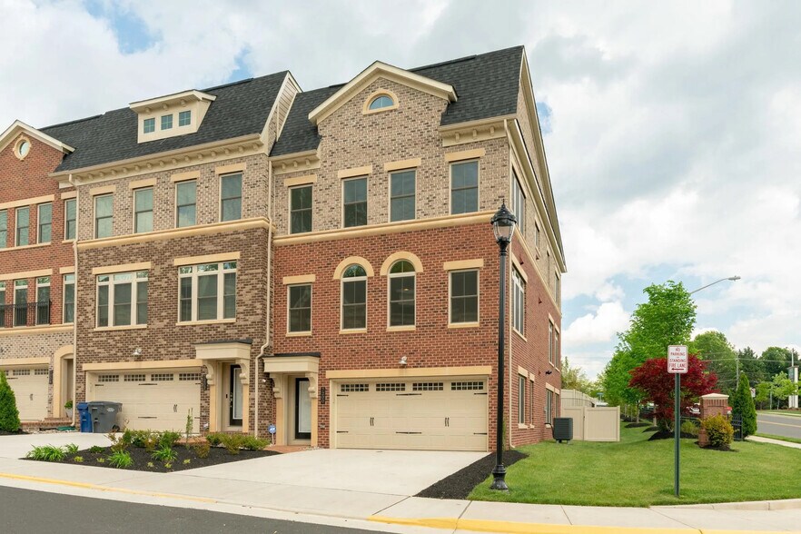 Building Photo - 7200 Holywell Lane