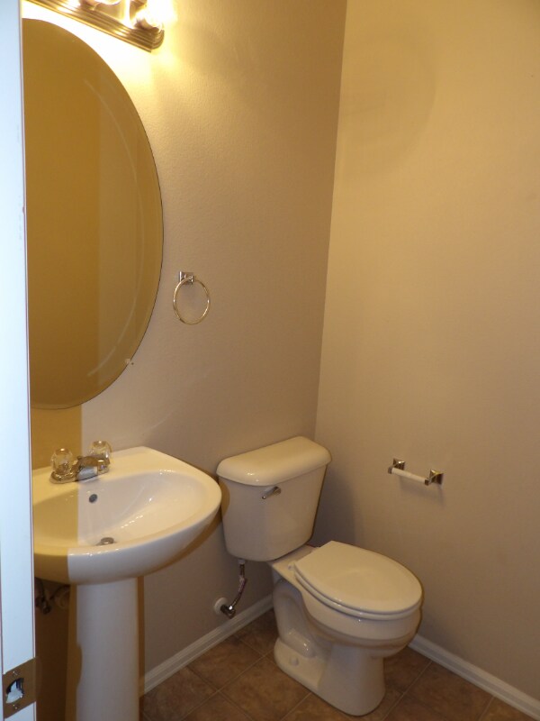 Building Photo - 802 Red Thistle View