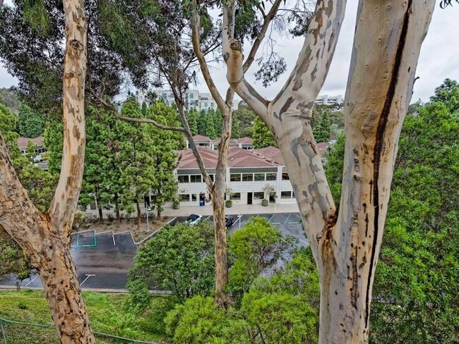 Building Photo - Water, Sewer, Trash Included! Fireplace, Washer, Dryer, 2 Assigned Parking, Garage, Open Floor Pl...