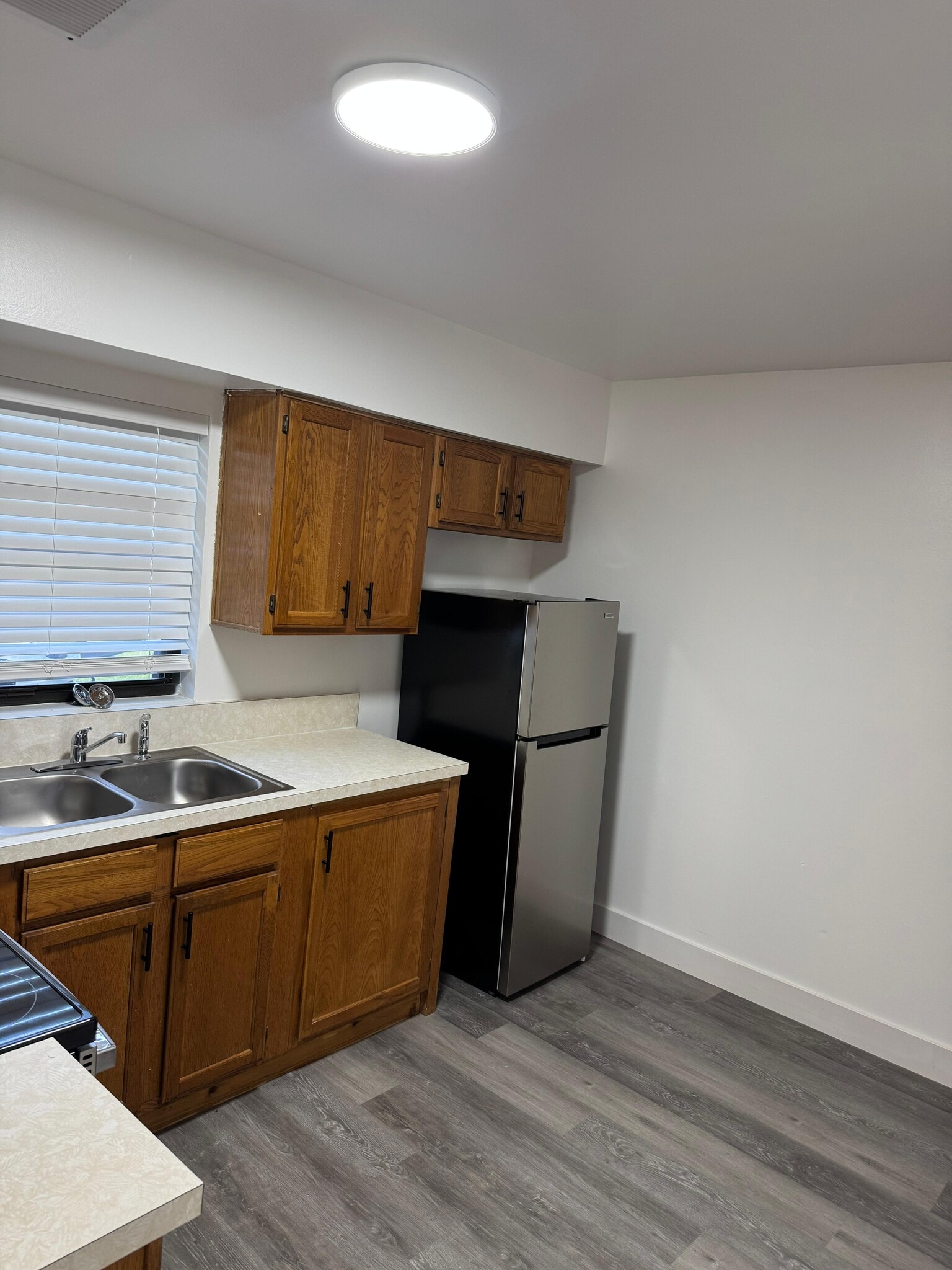 Building Photo - 1515 Camphor Dr