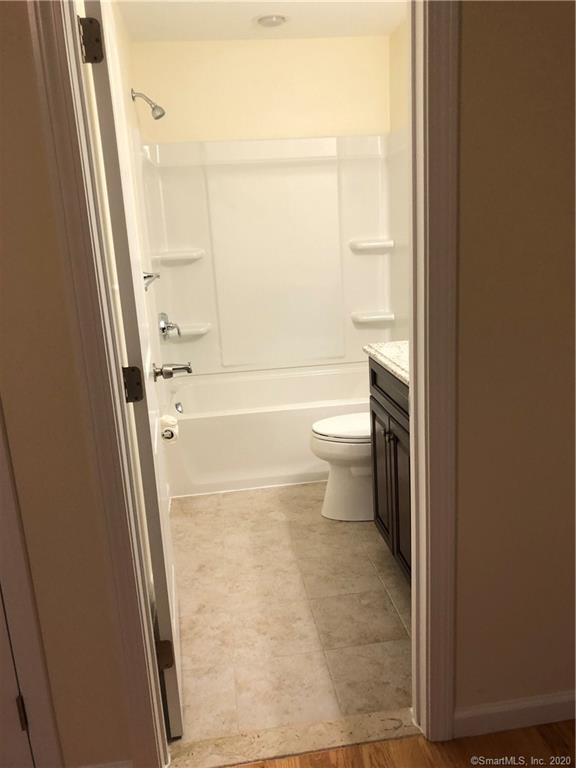 Building Photo - 19 Oak Meadows Dr