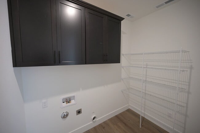 Building Photo - Brand new 2 bed 2 bath home in Rolling Hil...