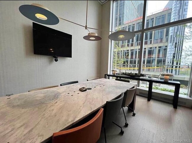 Building Photo - 138 Willoughby St