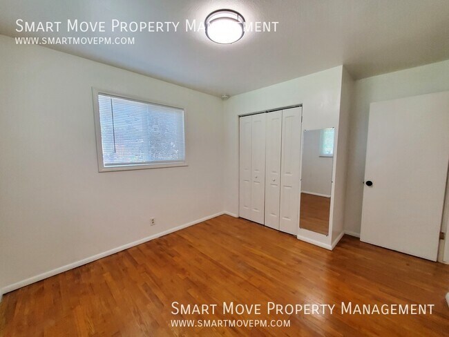 Building Photo - 6030 Kirkwood Cir