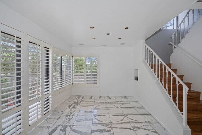 Building Photo - 8009 Caminito Gianna