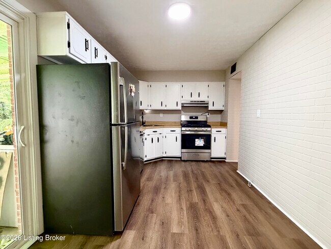 Building Photo - 265 S Circlecrest Dr
