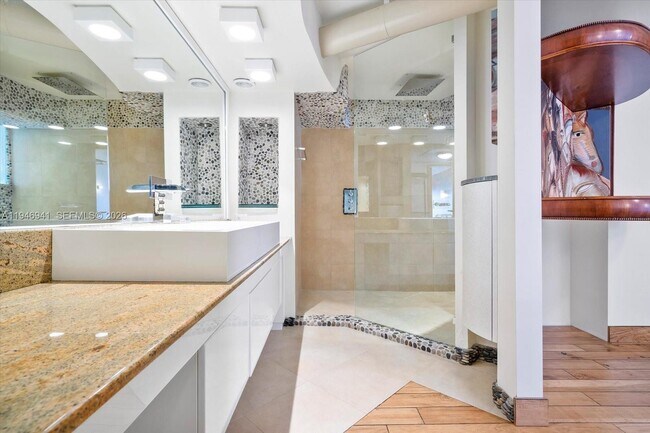 Building Photo - 21205 NE 37th Ave