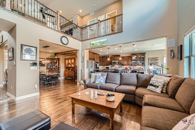 Building Photo - Luxury Living with Front Range Views, Hot ...