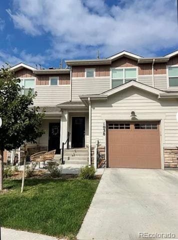 Building Photo - 1038 Oak Cir