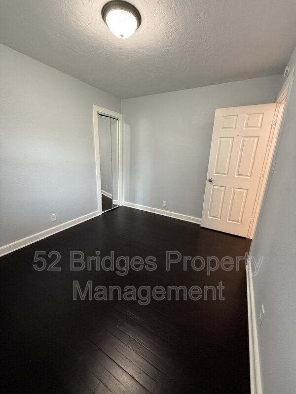 Building Photo - 2904 E 40th Ct