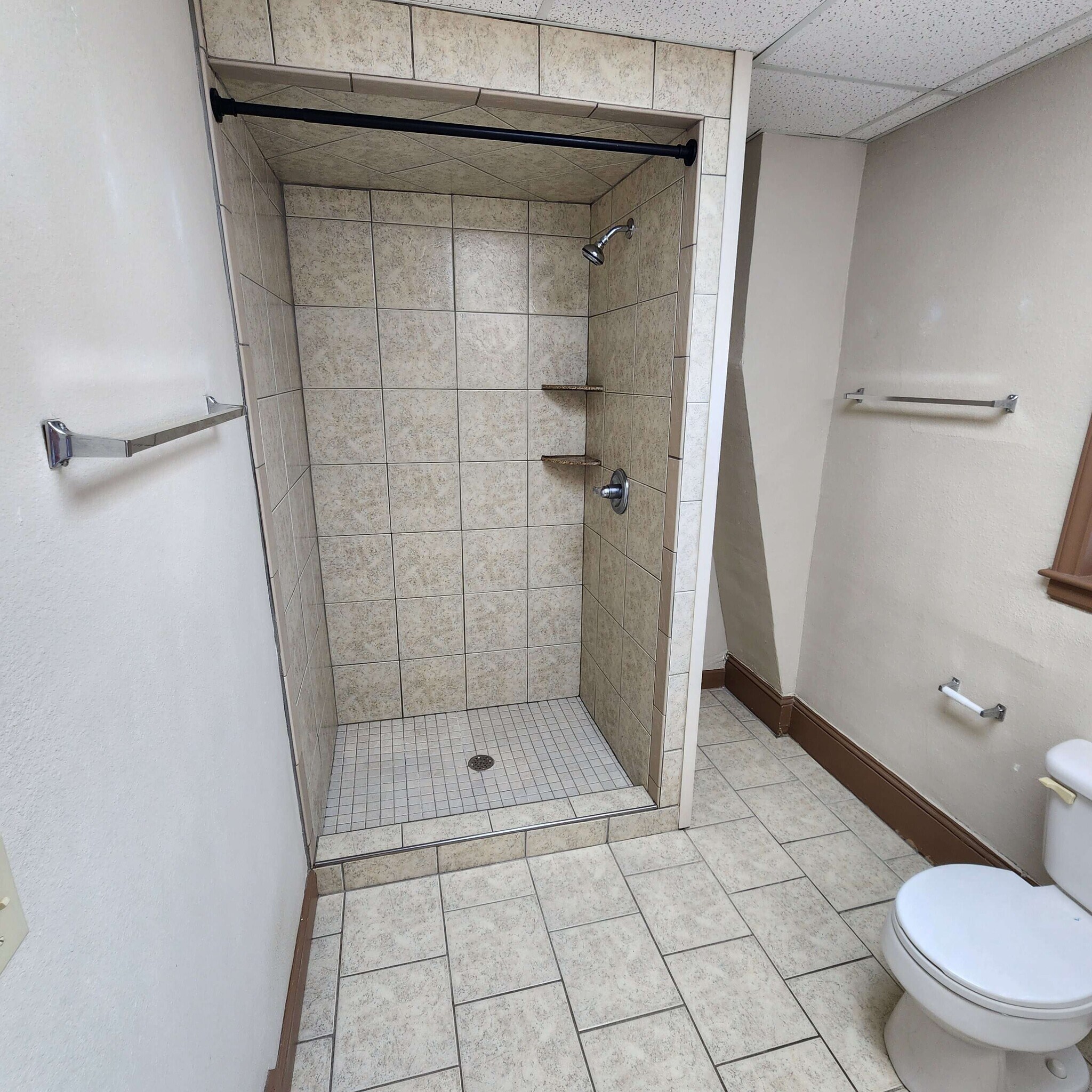 Building Photo - 102 Vermillion St