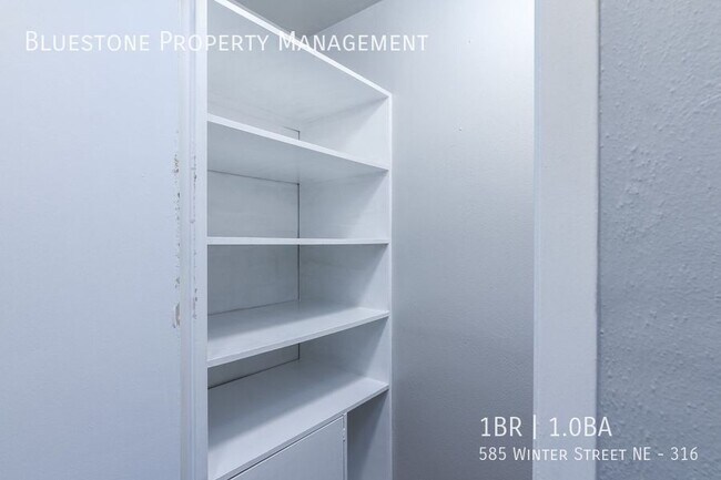 Building Photo - 585 Winter St NE