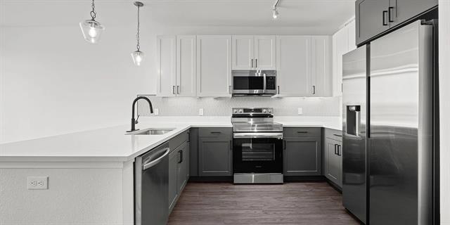 Building Photo - 1100 N Zang Blvd