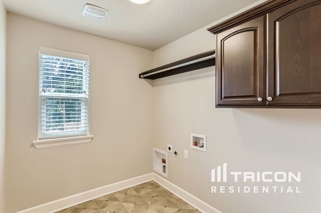 Building Photo - 10630 SW London Ln