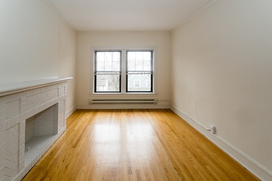 Building Photo - 805 Dempster St